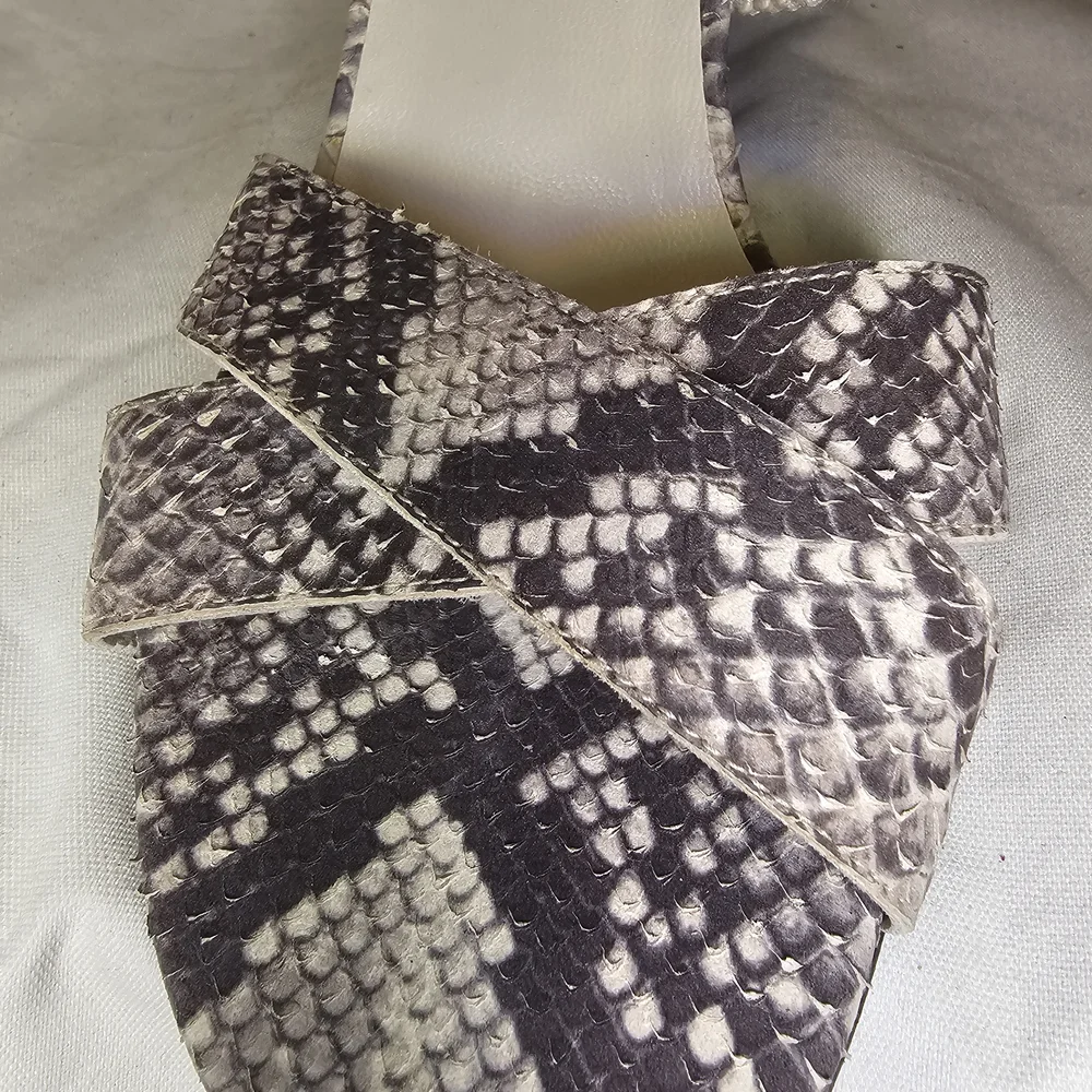 Stuart Weitzman Snakeskin Wedge Sandals Women's Size 9.5 Animal Print Resort - Picture 11 of 14
